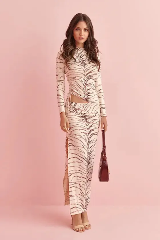 power-vestido-fetiche-suances-QozxvyUg-0.webp Hot Fetiche Suances Power Vestido